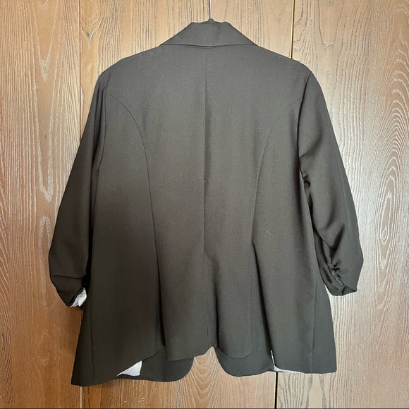 Torrid Blazer 1-Button Size 2 - Picture 4 of 6